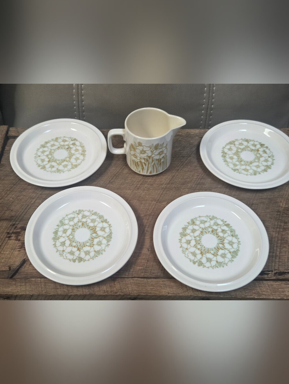 5 Pieces Vintage Hornsea England Pottery in the Fleur pattern ~ Bin 1E